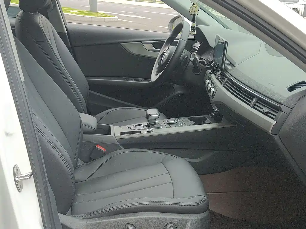 Audi A4L — миниатюра 6