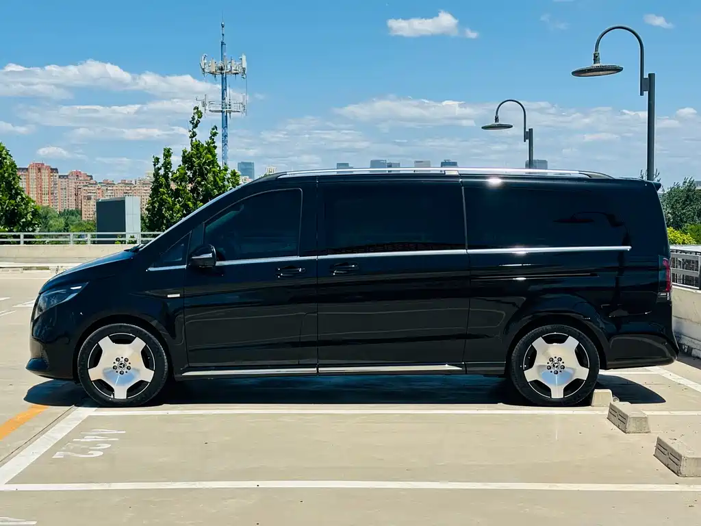 Mercedes-Benz V-Class V 2024 V 300 L Luxury