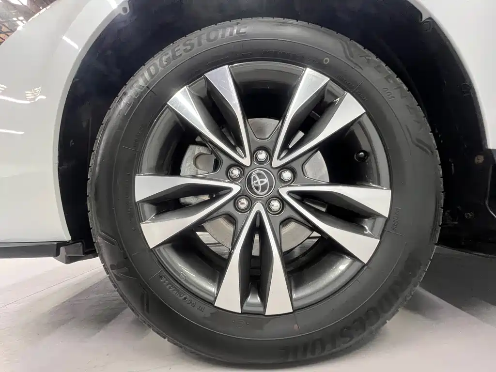 Toyota Granvia — миниатюра 14