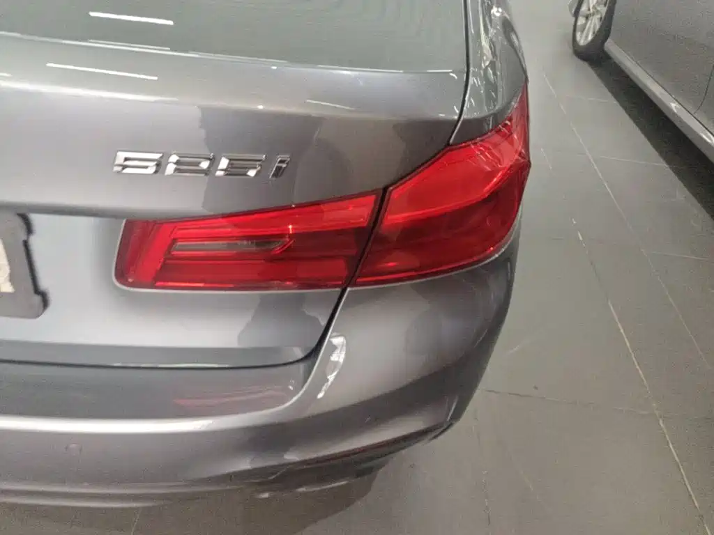 BMW 5 Series (Import) — миниатюра 8
