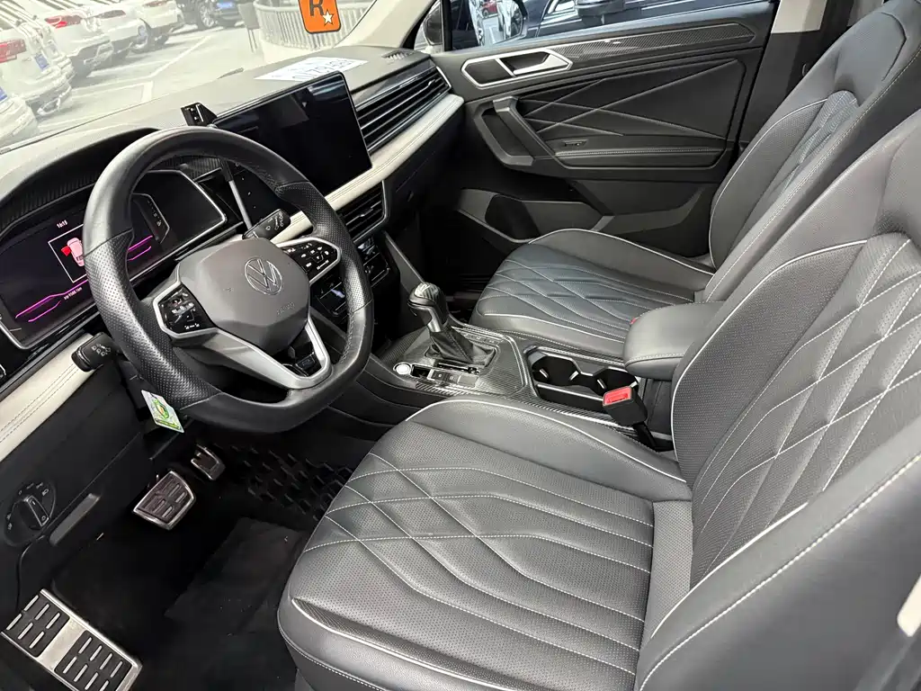 Volkswagen Tiguan L L 2022 330TSI AT R-Line