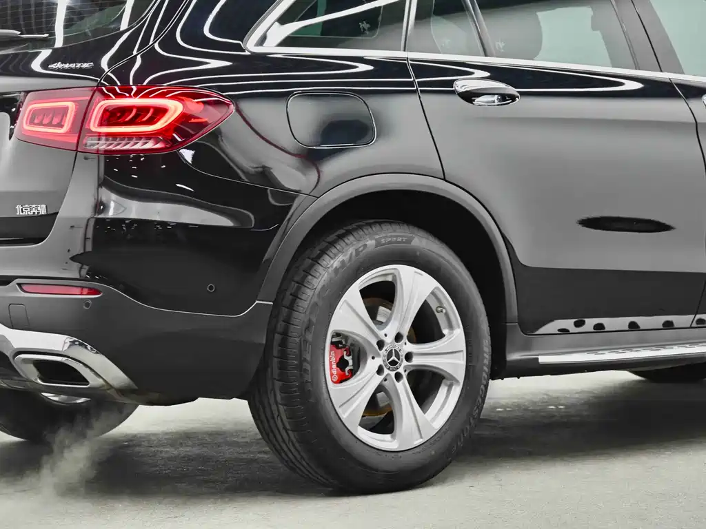 MERCEDES-BENZ GLC