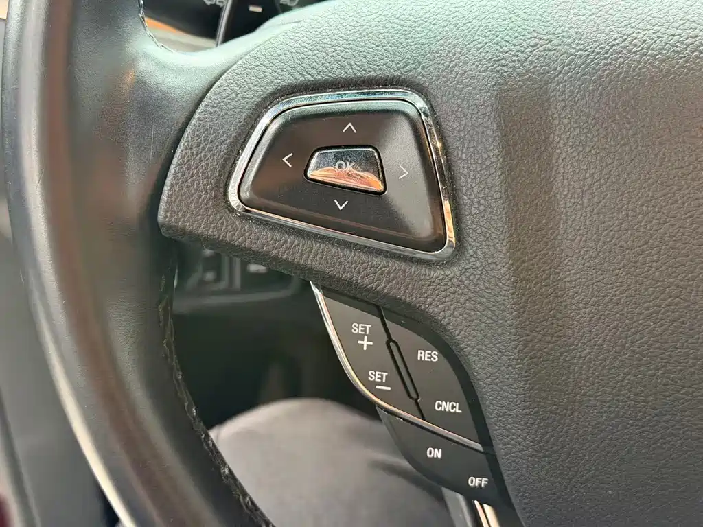 Lincoln MKC — миниатюра 11