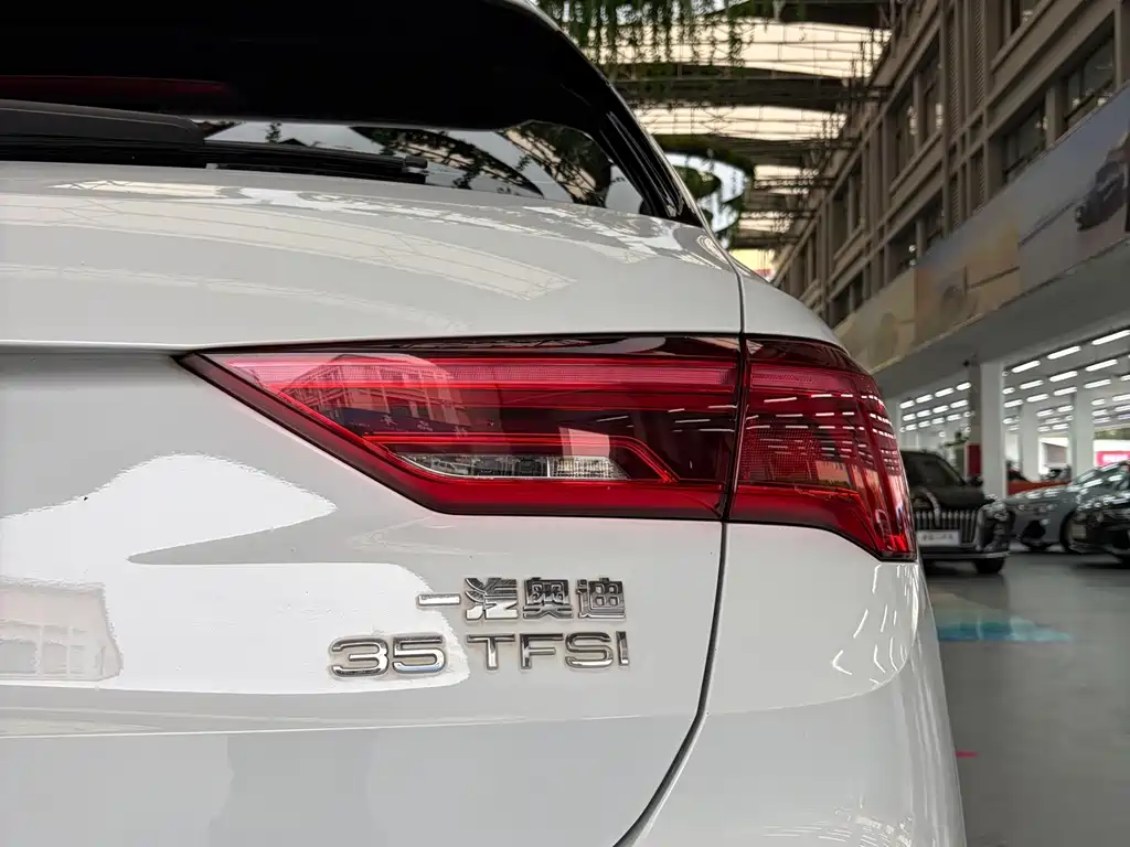 Audi Q3 — миниатюра 6