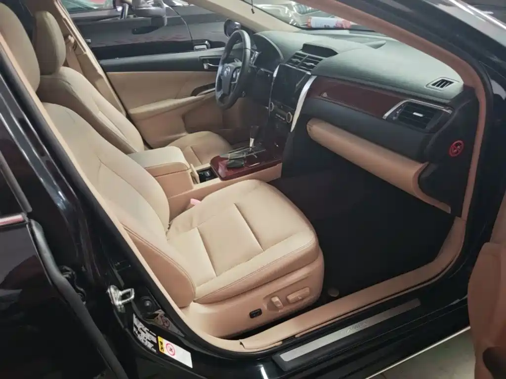 Toyota Camry — миниатюра 25