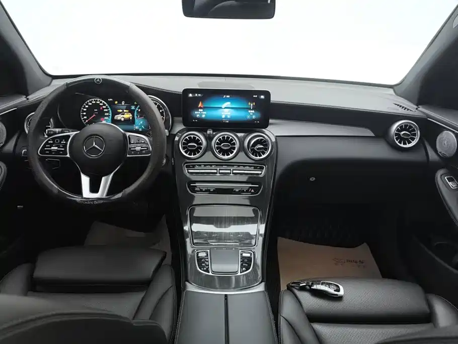 Mercedes-Benz GLC — миниатюра 12