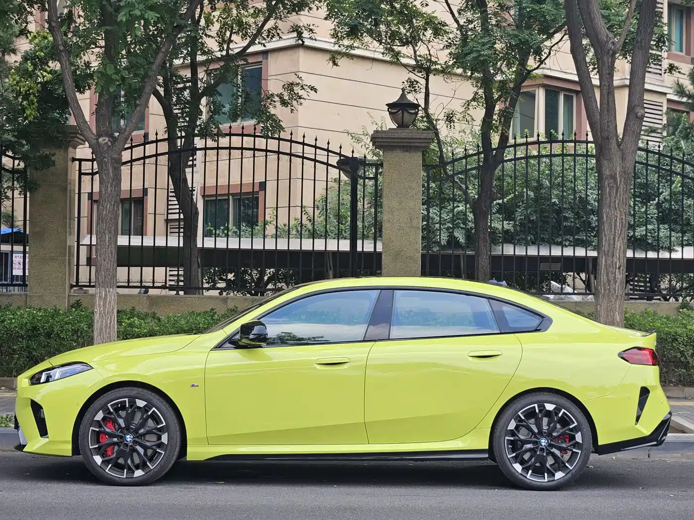 BMW M235L 2025 Yellow/orange из Китая, фото 5