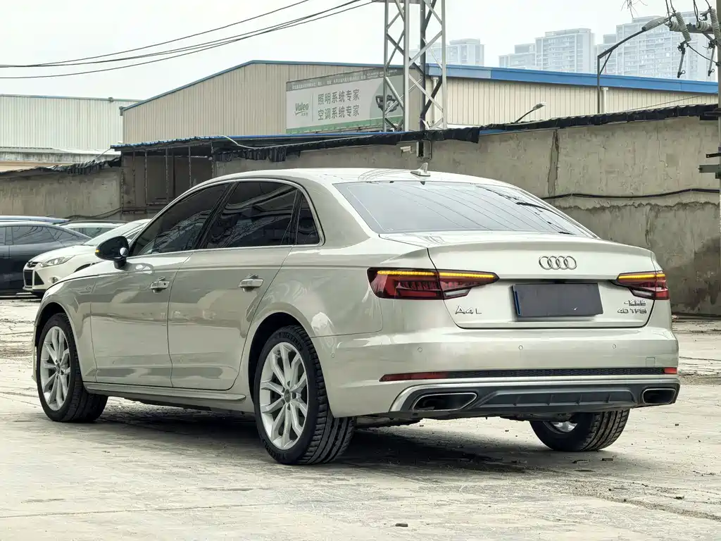 AUDI A4L
