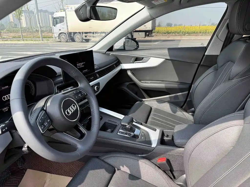 Audi A4L 2023 40 TFSI Fashion