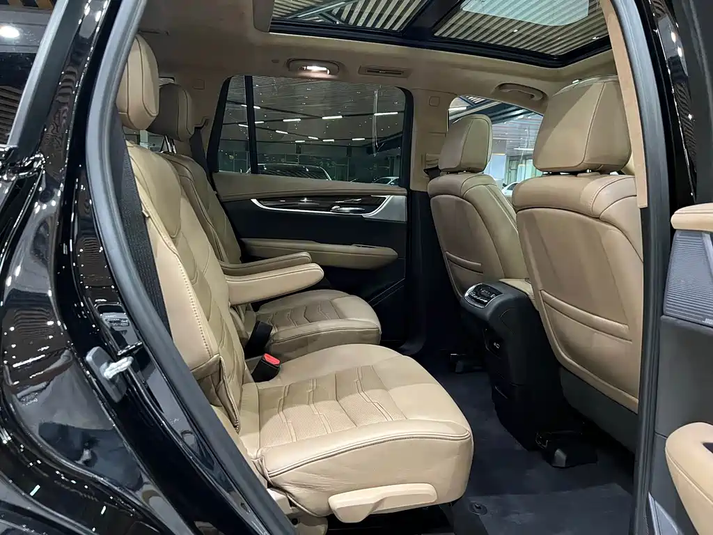 Cadillac XT6 — миниатюра 11