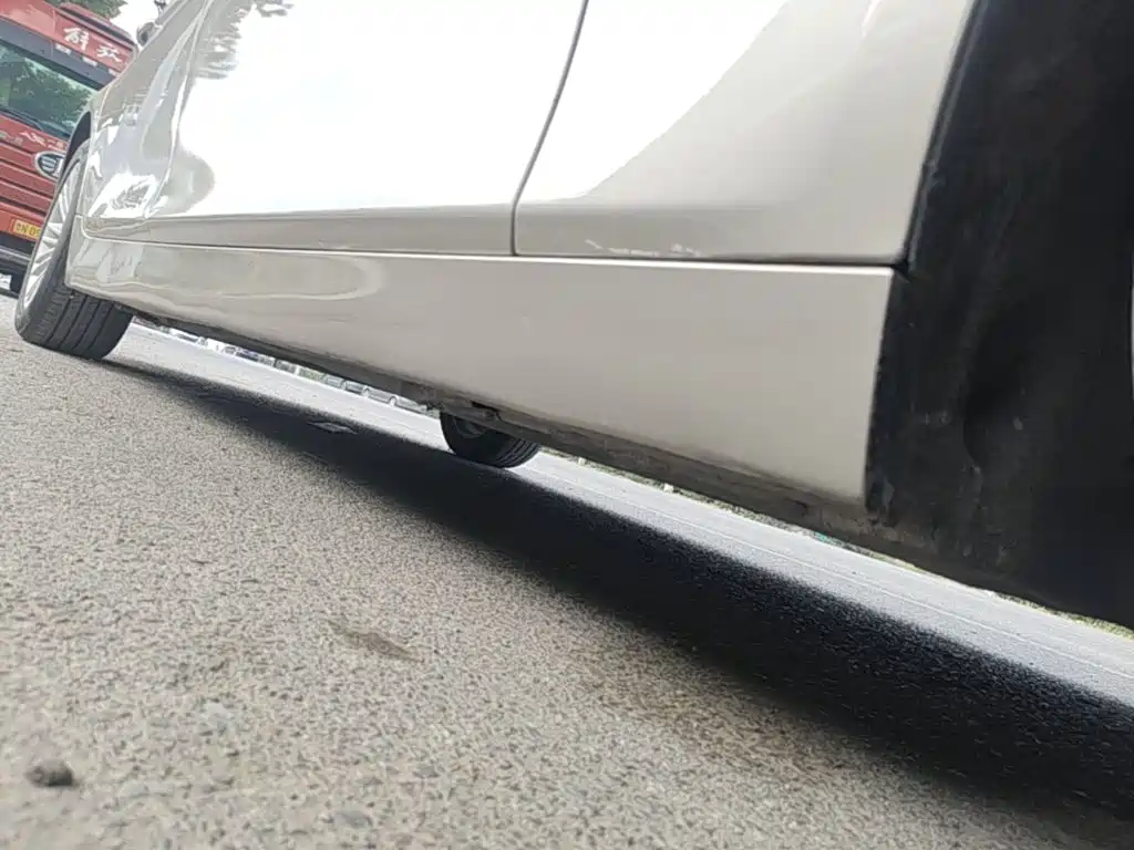 BMW 5 Series — миниатюра 21