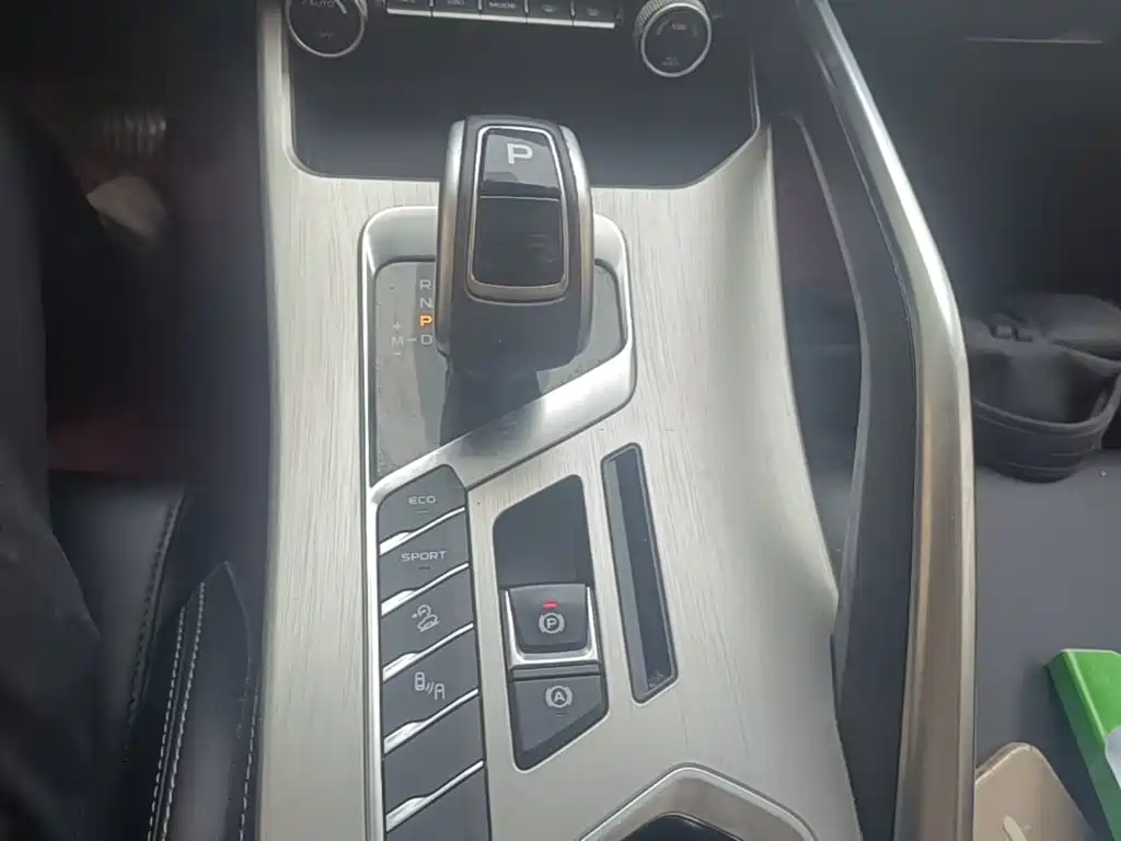 Geely Binyue — миниатюра 14