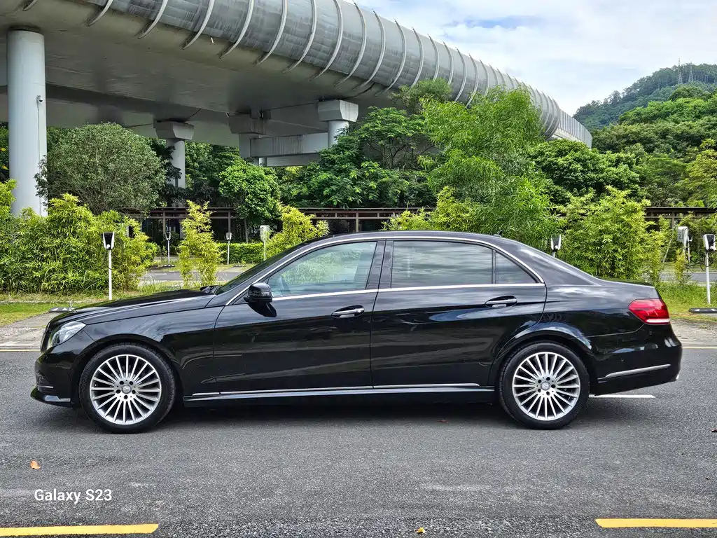 Mercedes-Benz E-Class — миниатюра 7