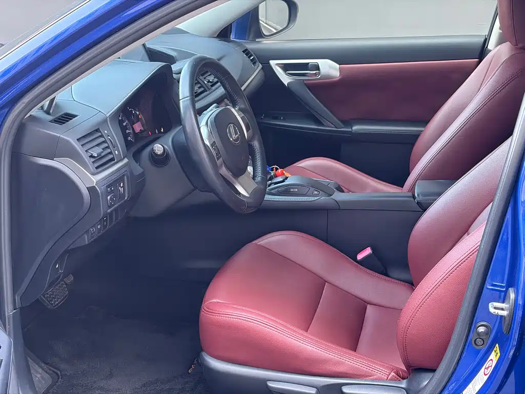 Lexus CT — миниатюра 6