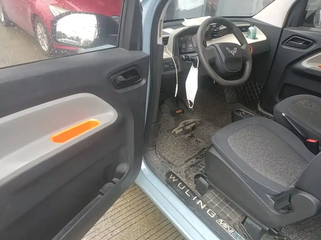 Wuling MINIEV — миниатюра 16