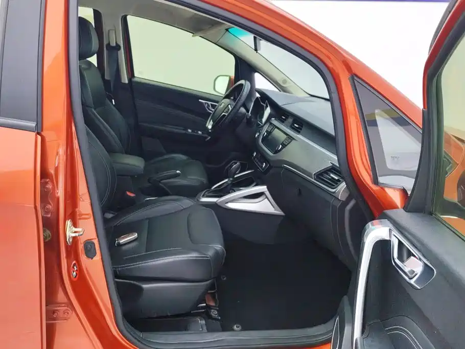 Geely Vision X3 — миниатюра 8