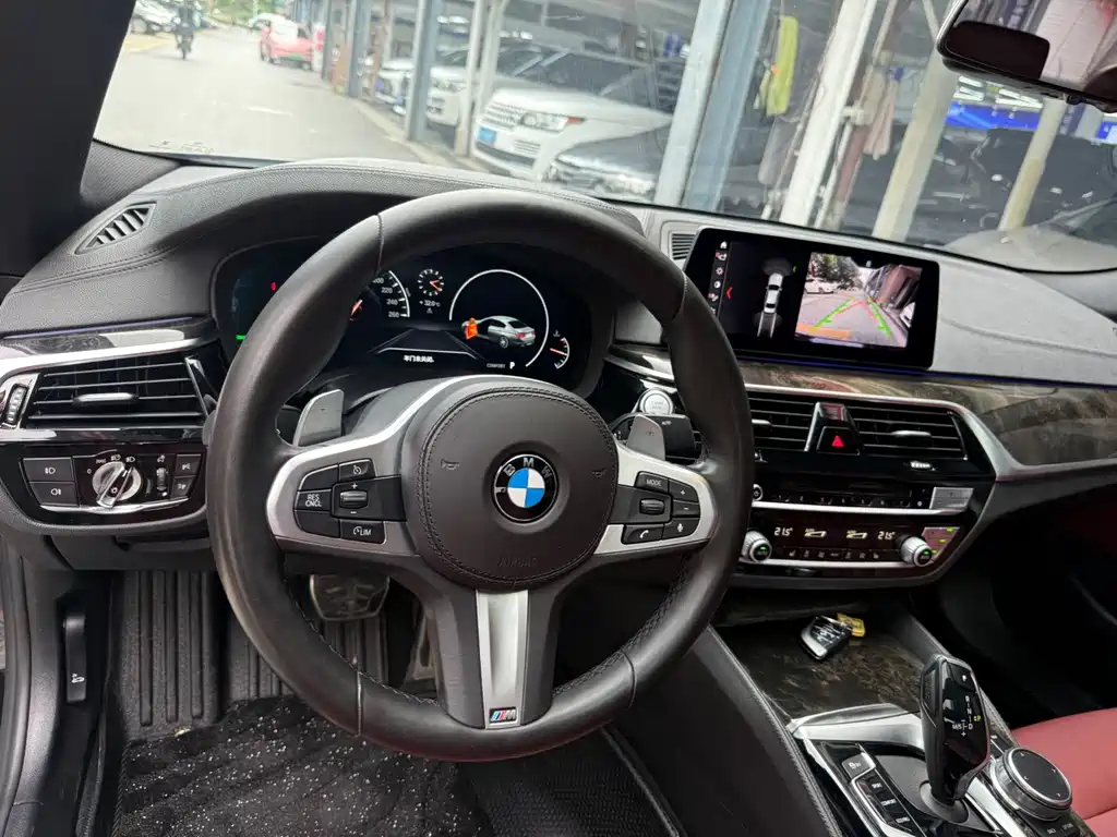 BMW 5 Series — миниатюра 17