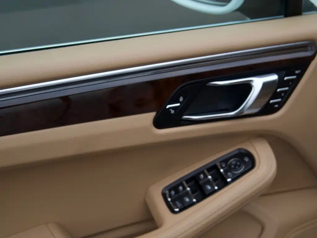 Porsche Macan — миниатюра 13