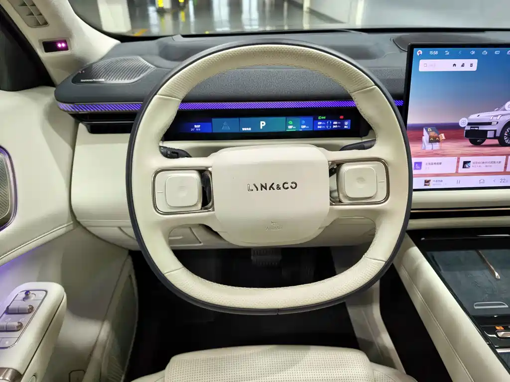 Lynk & Co 900 — миниатюра 10