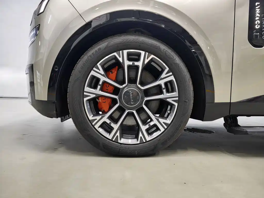 Lynk & Co 900 — миниатюра 15