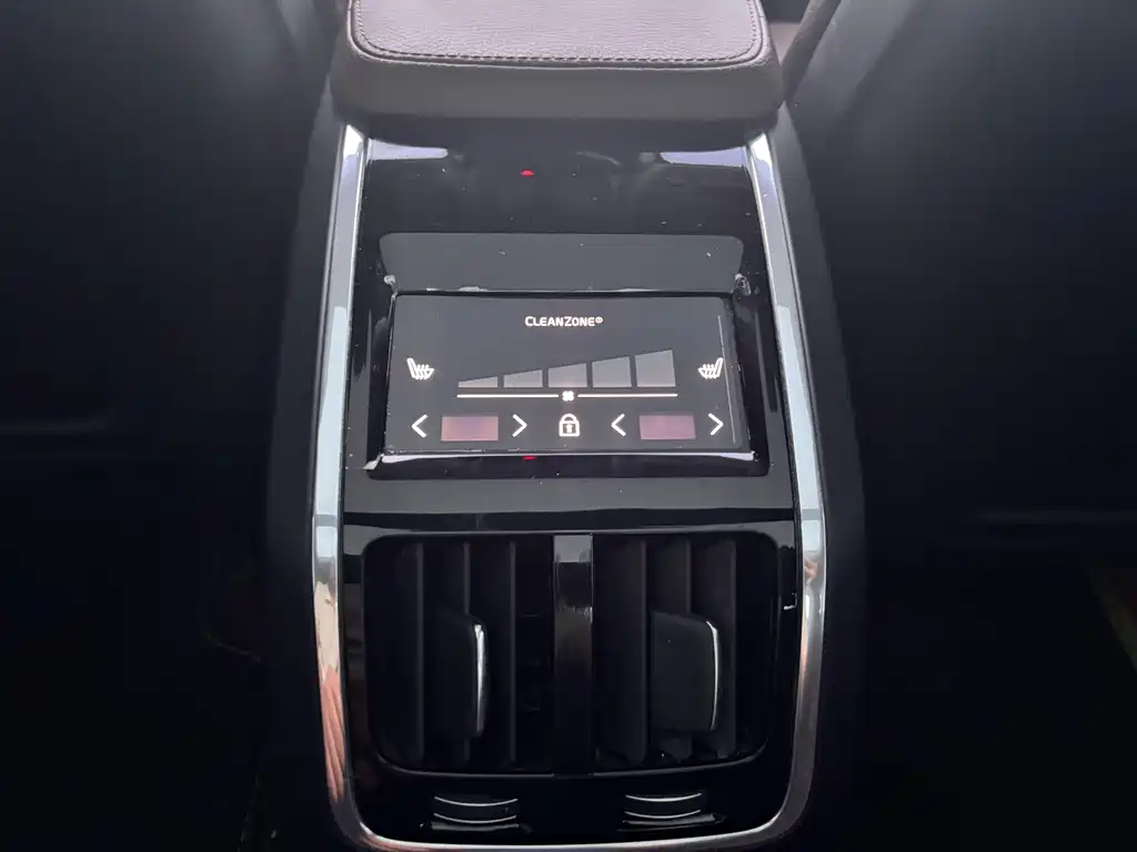 Volvo S90 — миниатюра 18