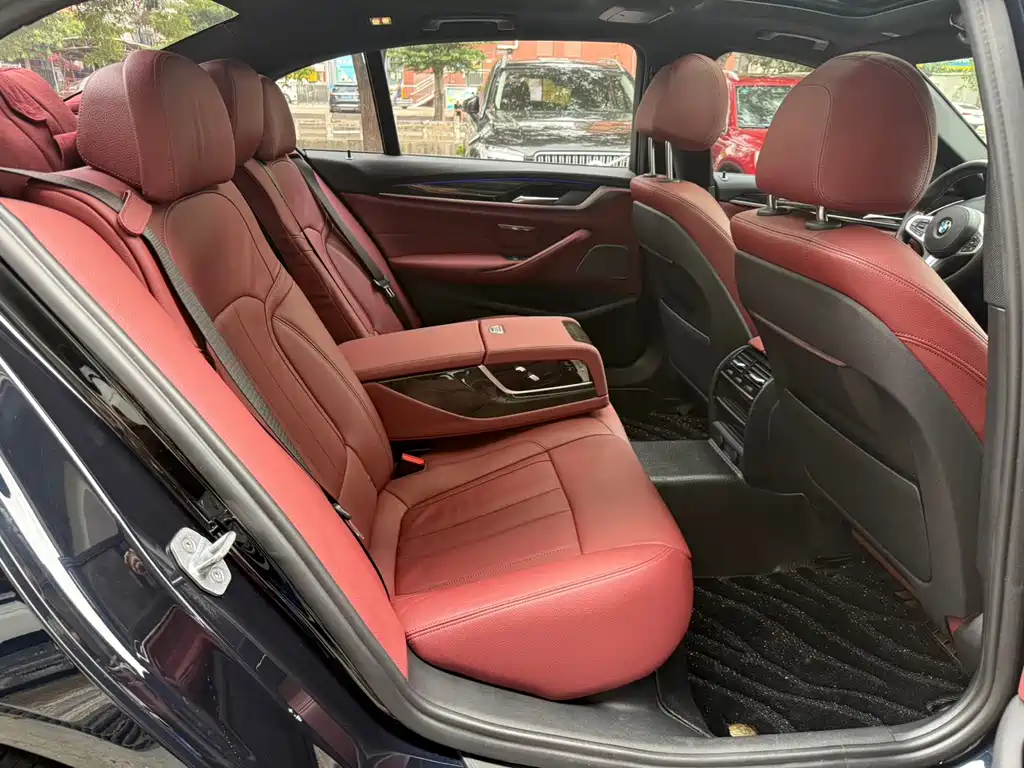 BMW 5 Series — миниатюра 25