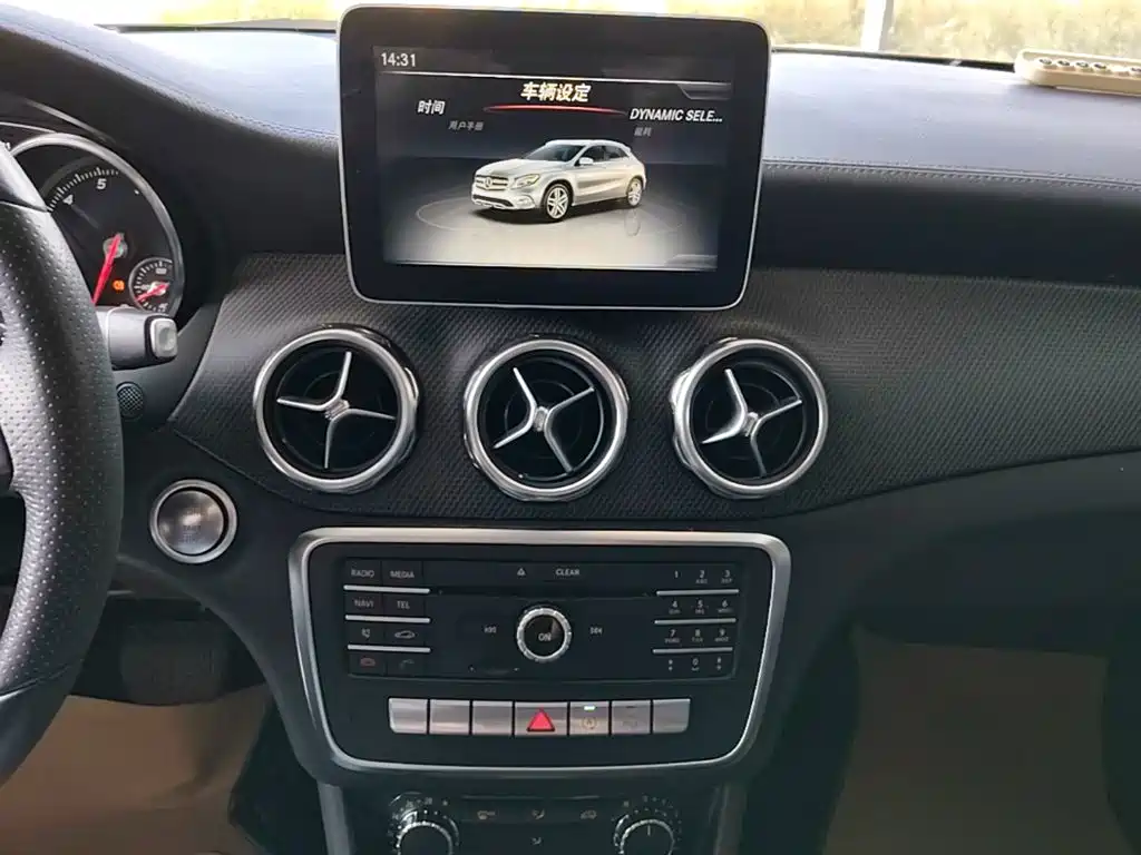 Mercedes-Benz GLA — миниатюра 13