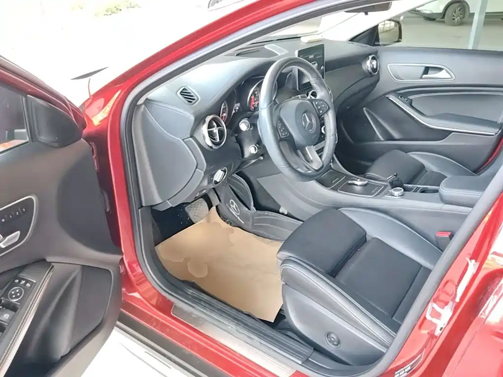 Mercedes-Benz GLA — миниатюра 16