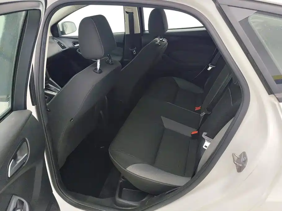 Ford Focus — миниатюра 11