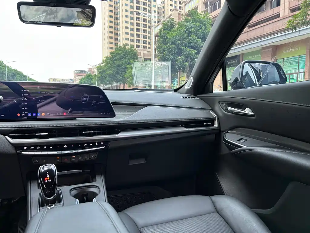 Cadillac XT4 — миниатюра 8