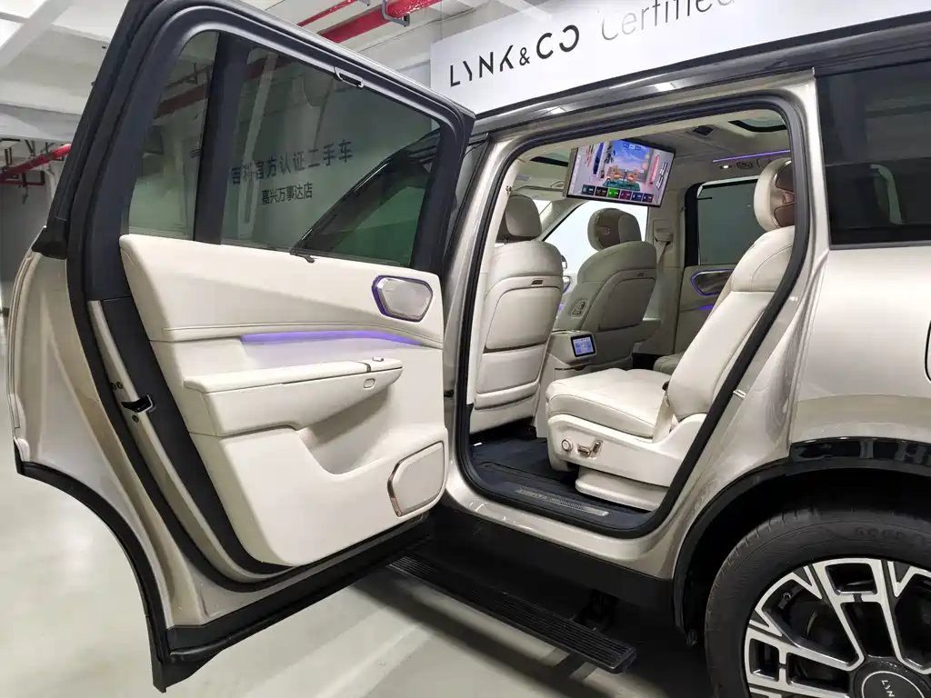 Lynk & Co 900 — миниатюра 7