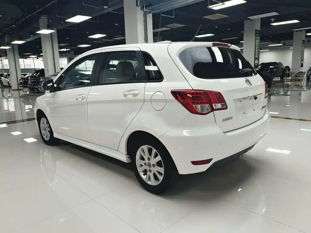 BAIC E-Series — миниатюра 16