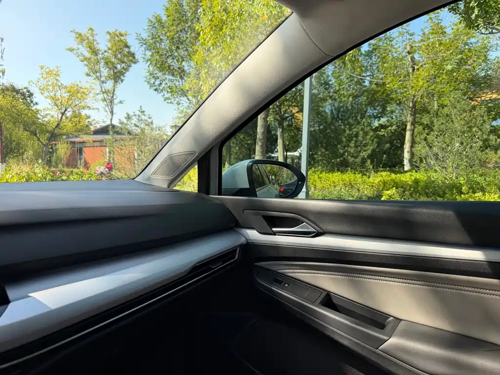 Volkswagen Golf — миниатюра 17