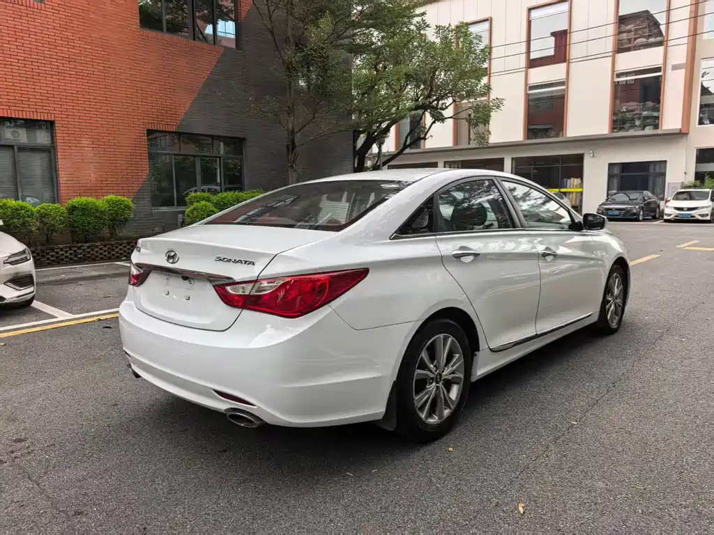 Hyundai Sonata — миниатюра 7