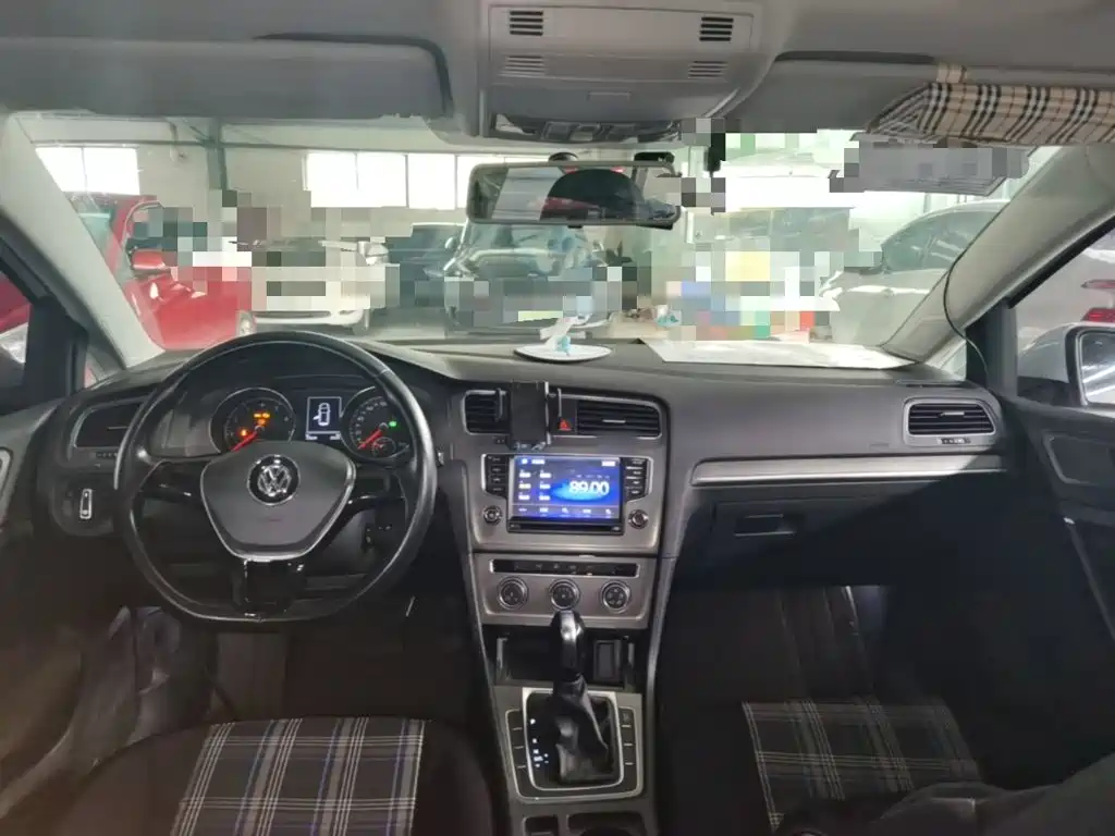 Volkswagen Golf — миниатюра 10
