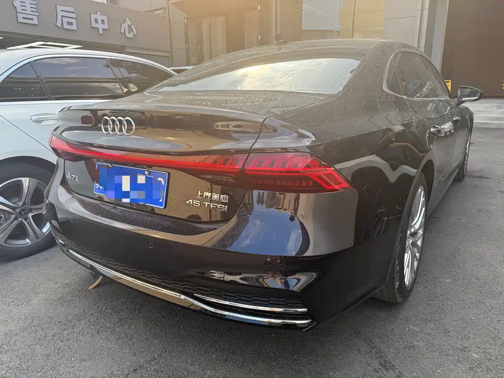 Audi A7L 2024 45TFSI S-line