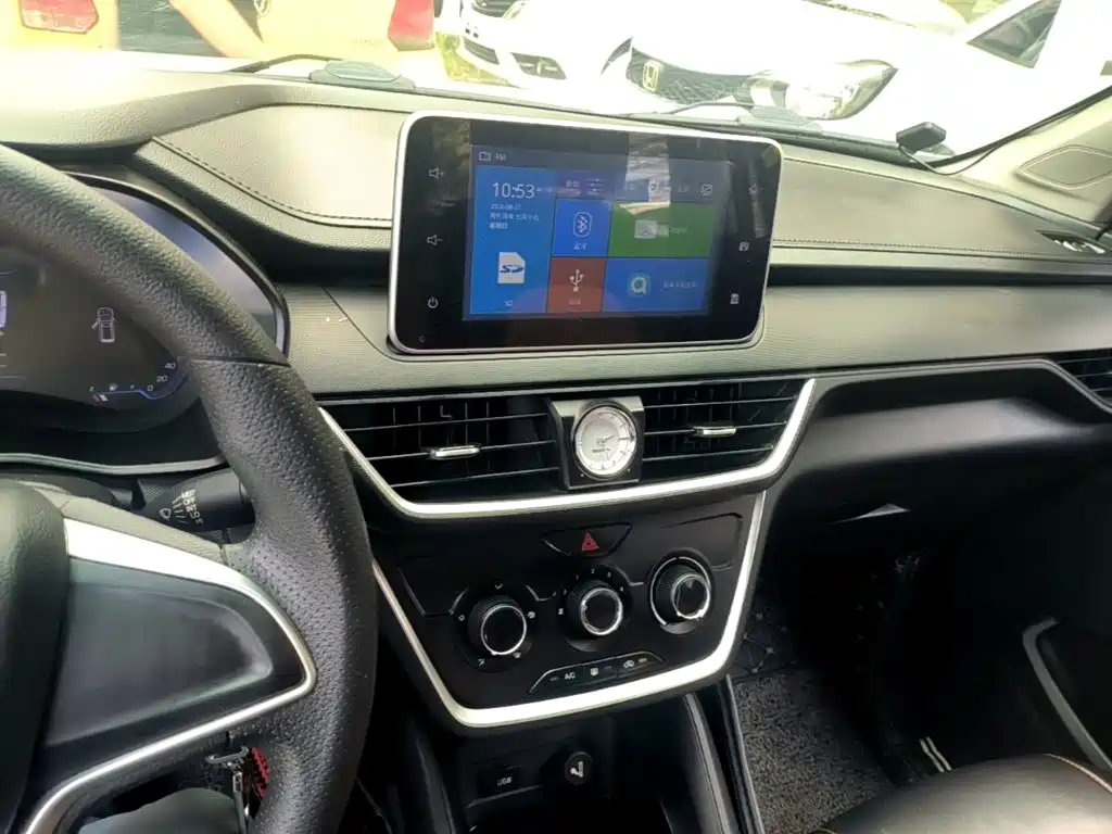 Wuling Hongguang S3 — миниатюра 13