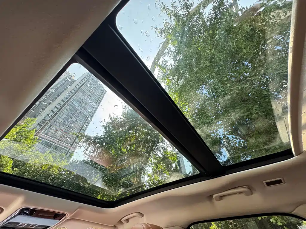 Land Rover Velar — миниатюра 20