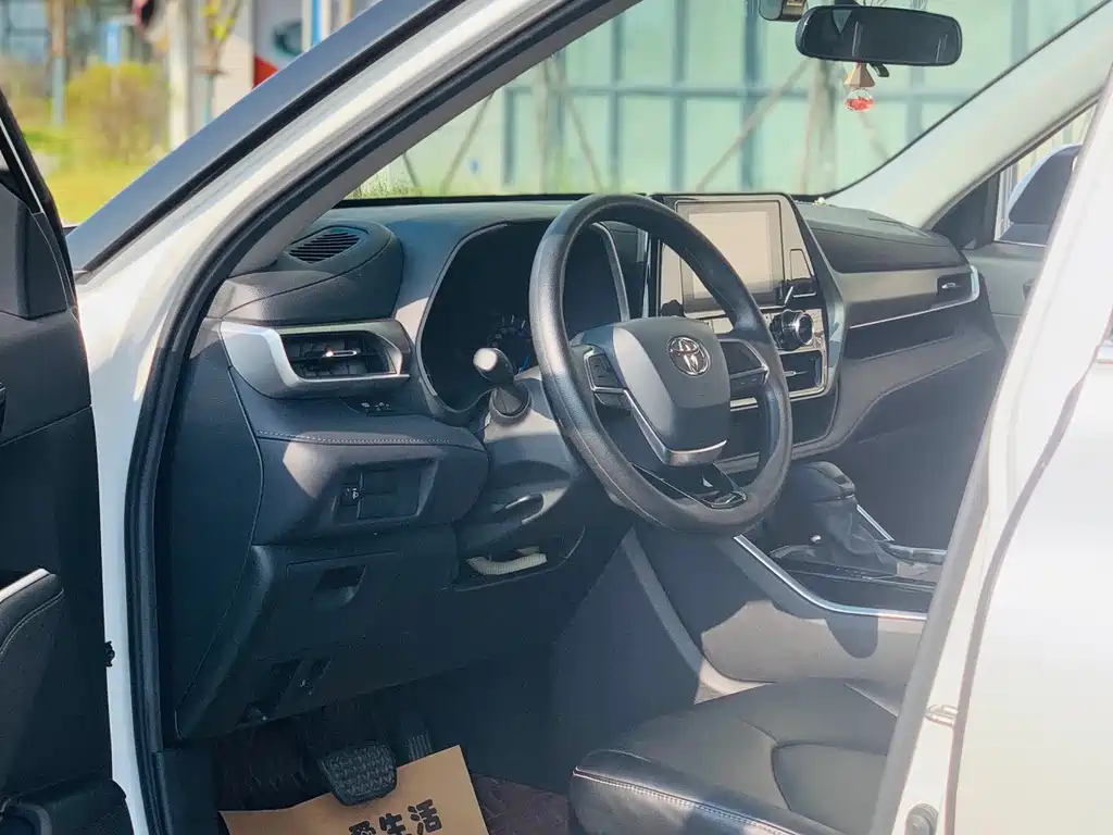 Toyota Highlander — миниатюра 15