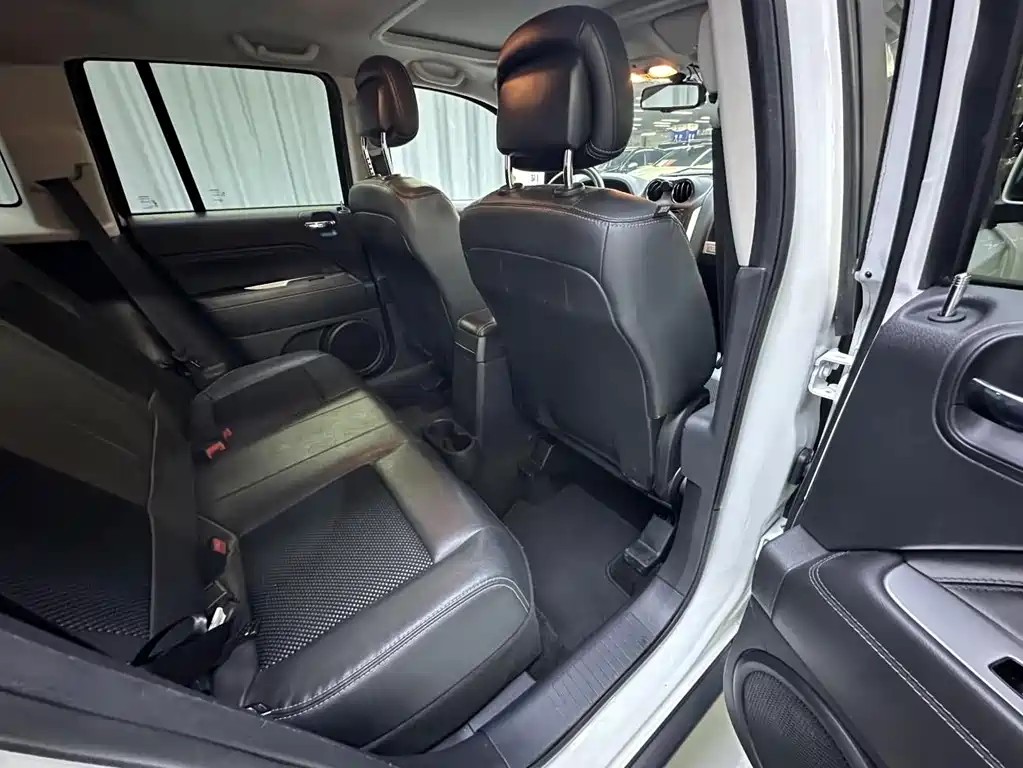 Jeep Compass (Import) — миниатюра 6