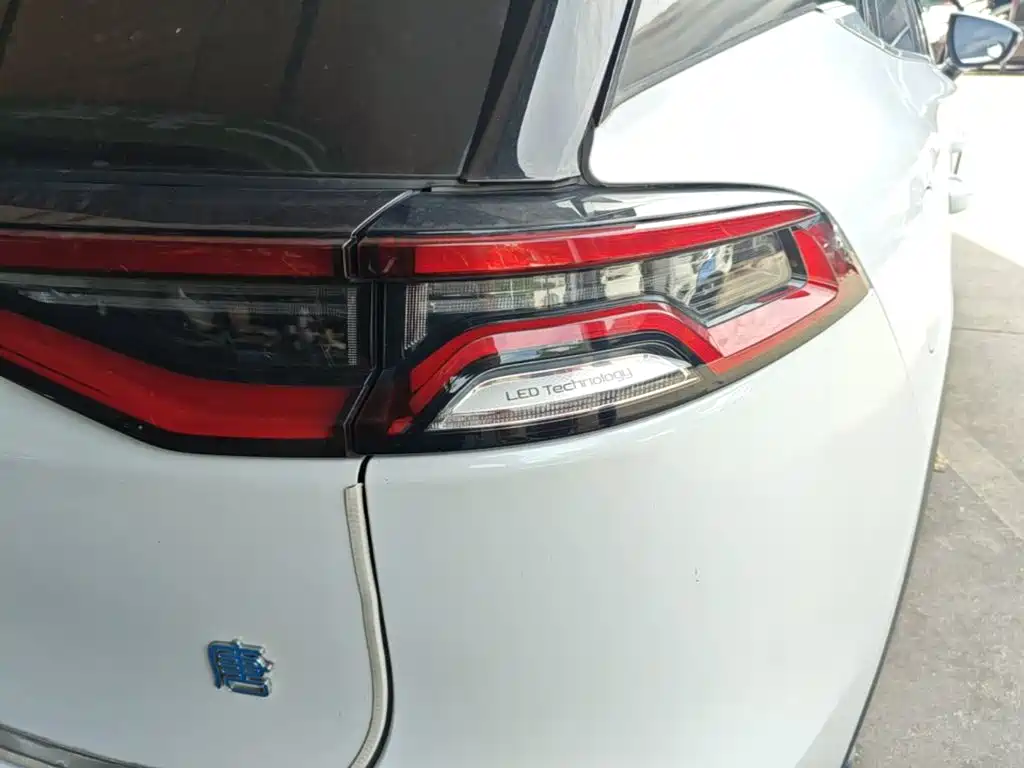 BYD Tang New Energy — миниатюра 8
