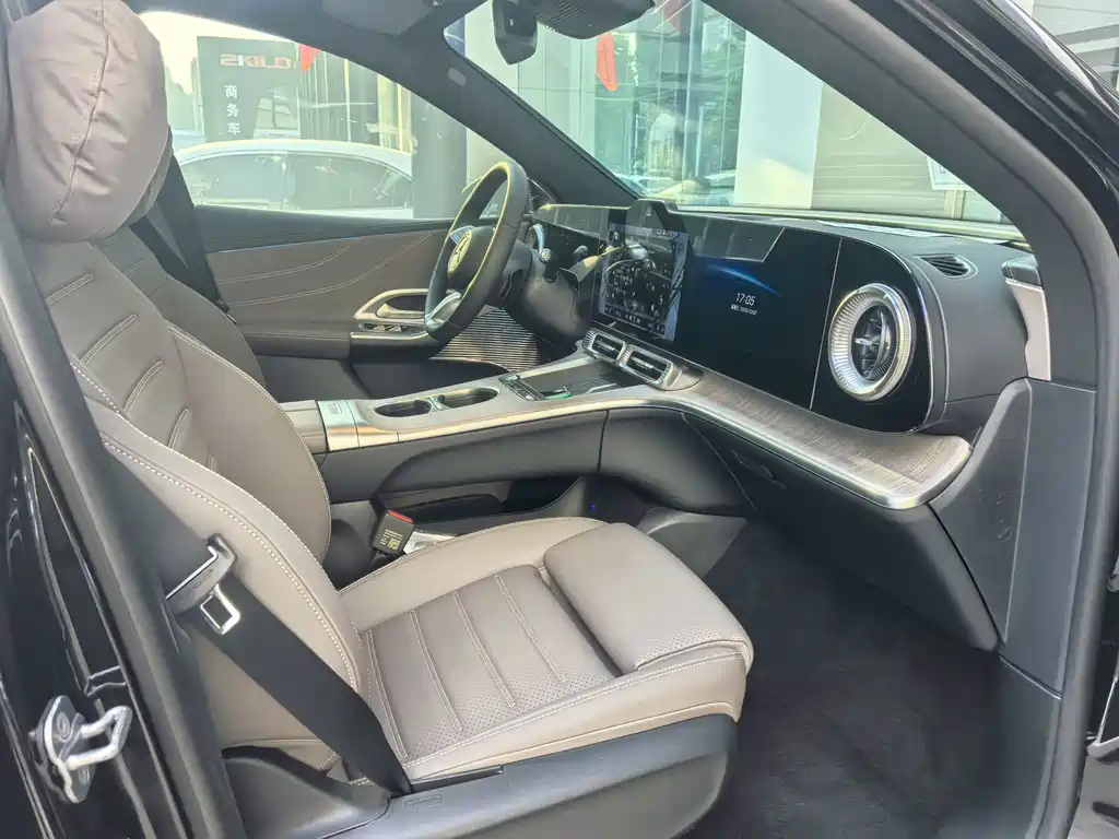 Mercedes-Benz GLC New Energy — миниатюра 16