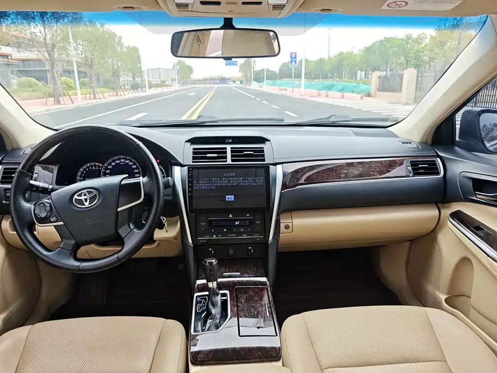 TOYOTA CAMRY