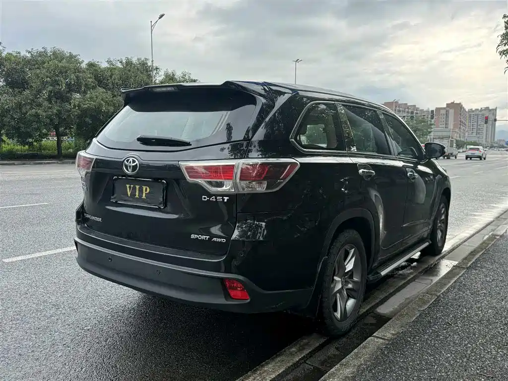 Toyota Highlander 2015 2.0T Luxury 7 мест
