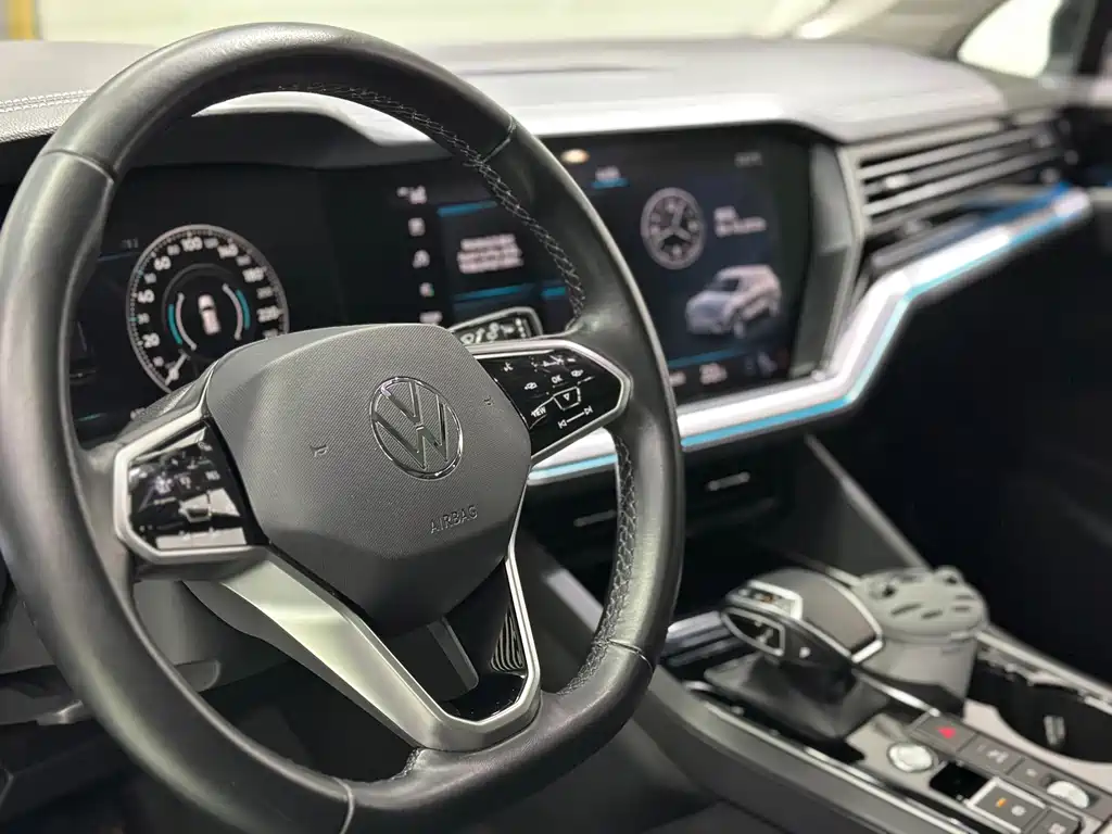 Volkswagen Touareg — миниатюра 24