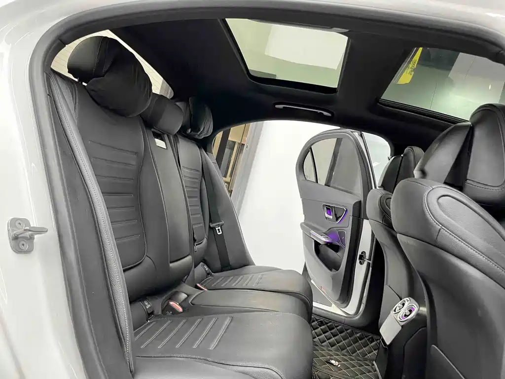 Mercedes-Benz C-Class — миниатюра 6