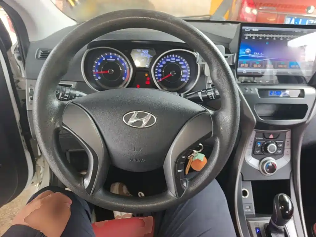 Hyundai Elantra Langdong — миниатюра 11