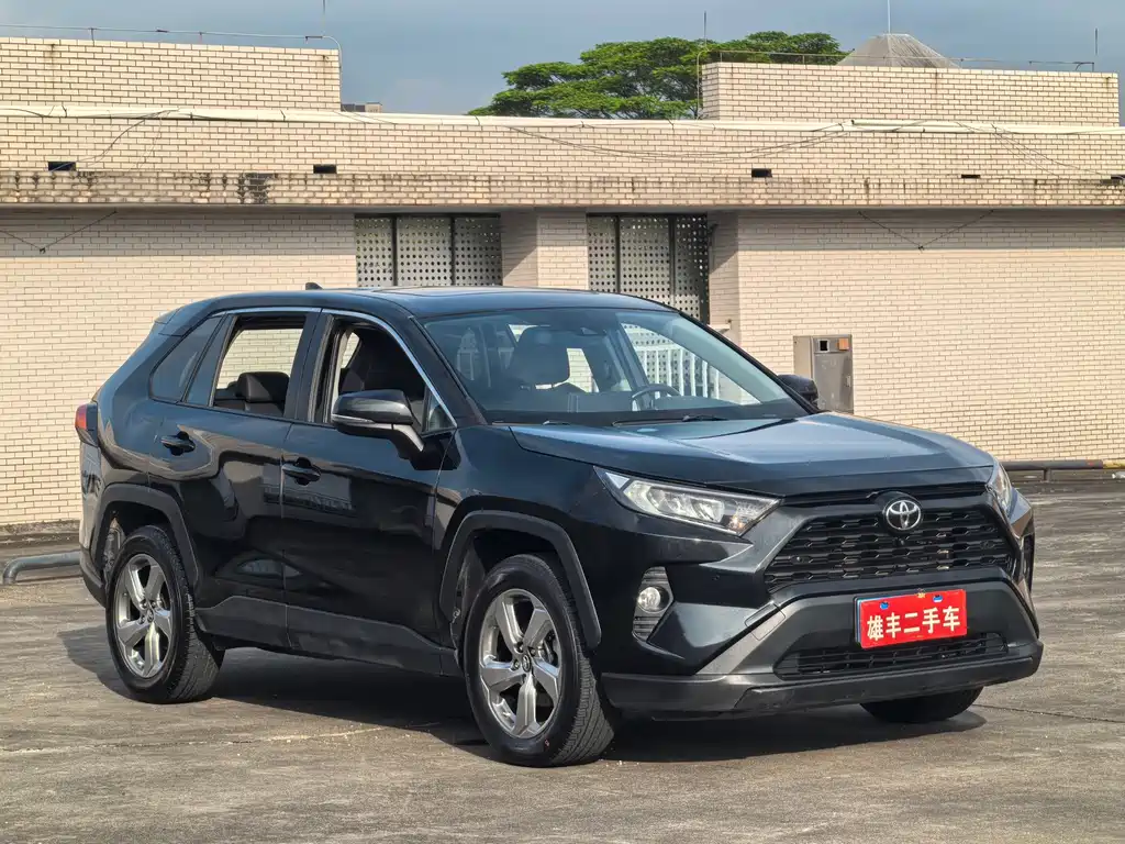 Toyota RAV4 — миниатюра 3