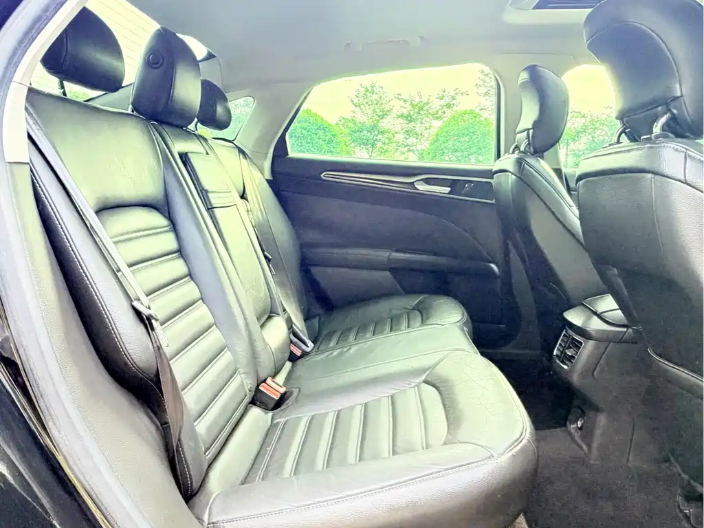 Ford Mondeo — миниатюра 15