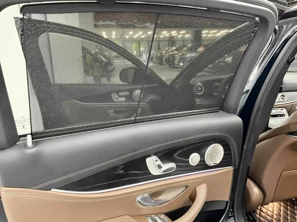 Mercedes-Benz E-Class — миниатюра 8